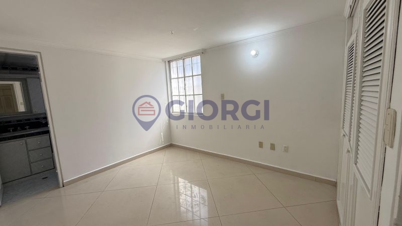 CRA 32 # 63A-15 APT 202