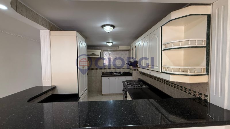 CRA 32 # 63A-15 APT 202